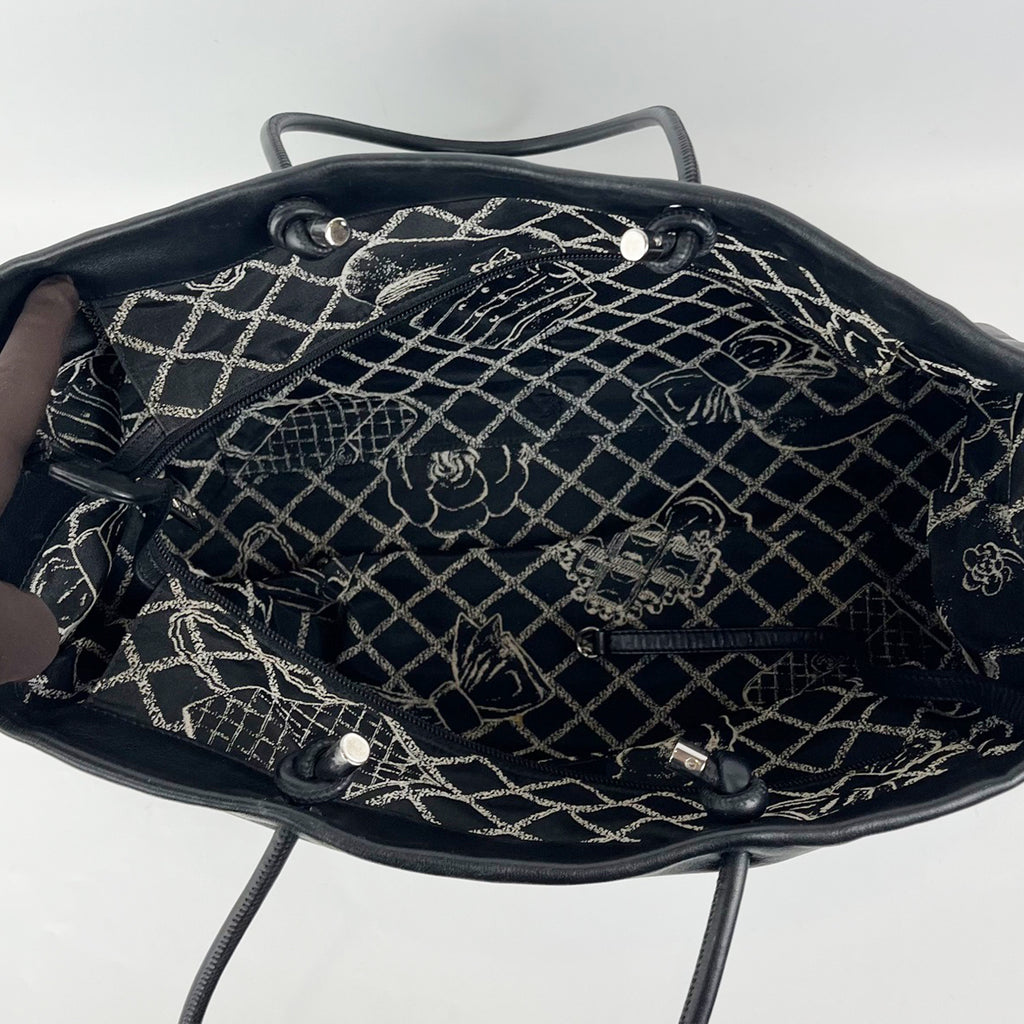Chanel Borsa Tote 31 Rue Cambon in Pelle Nera con Logo Frontale