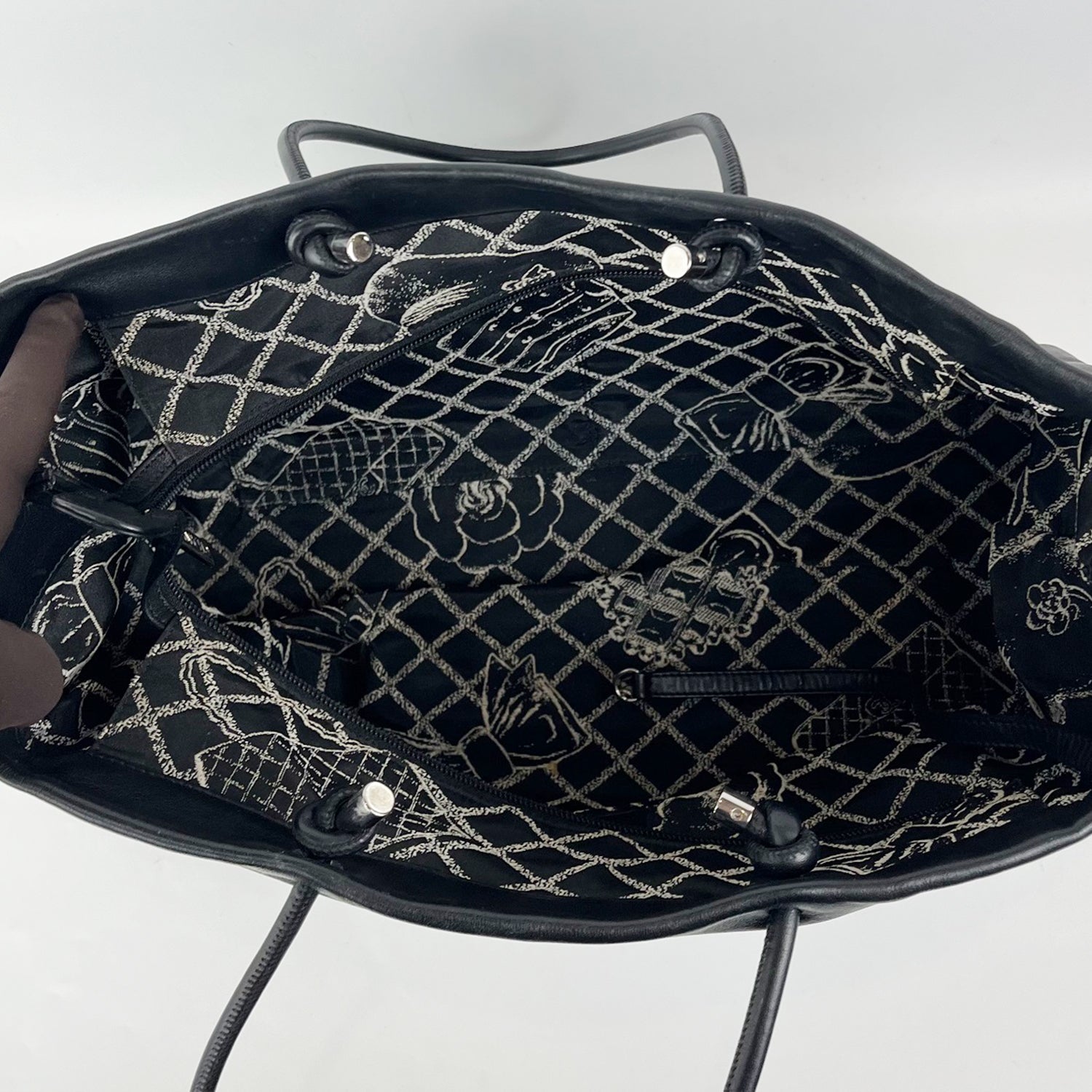 Chanel Borsa Tote 31 Rue Cambon in Pelle Nera con Logo Frontale