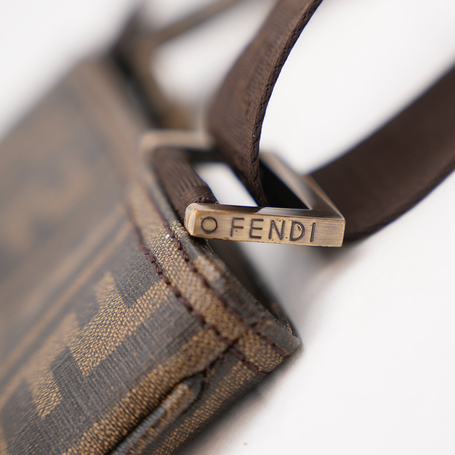 Fendi Borsa a Tracolla Zucca FF in Tela Marrone Classica