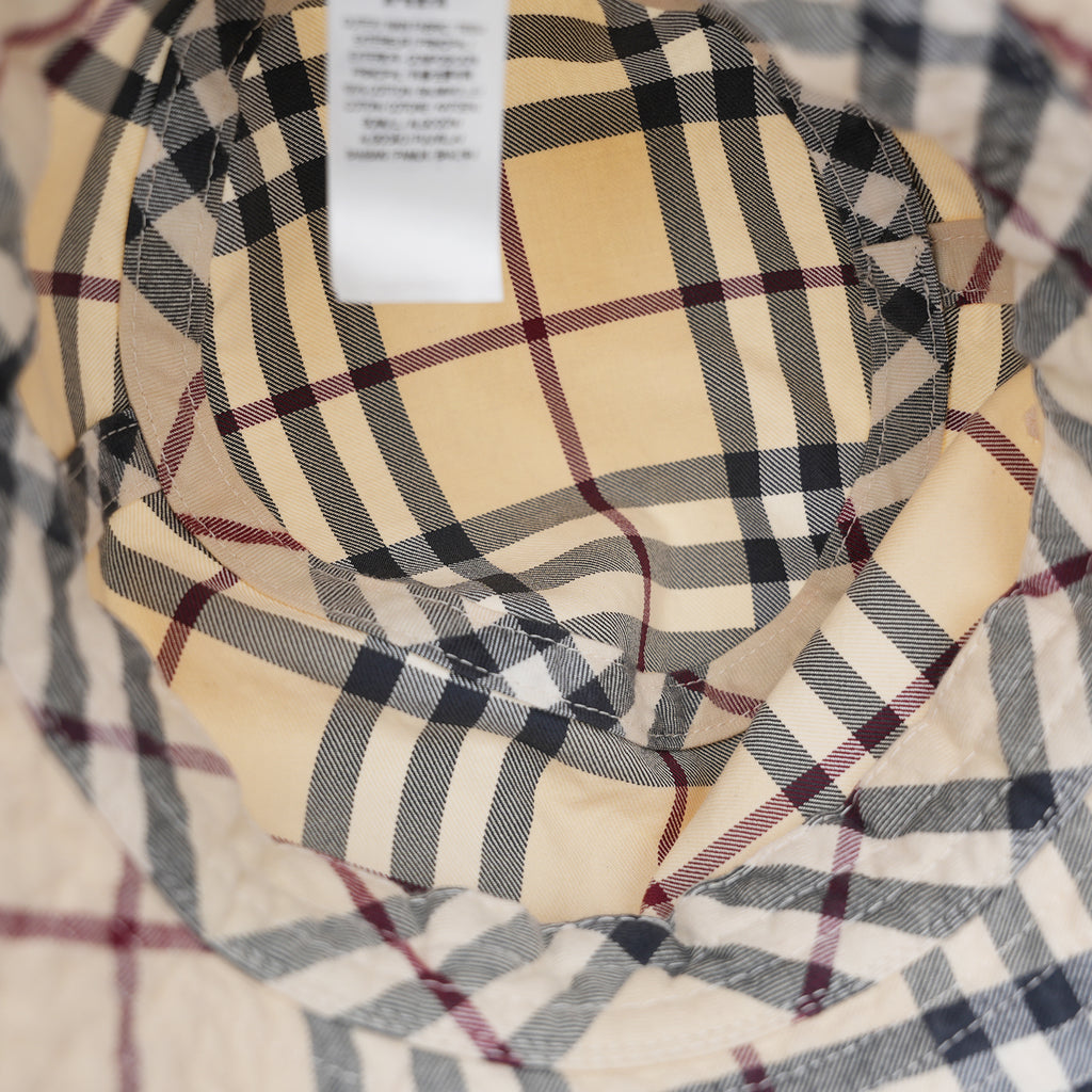 Burberry Cappello Bucket Reversibile Check Beige in Cotone
