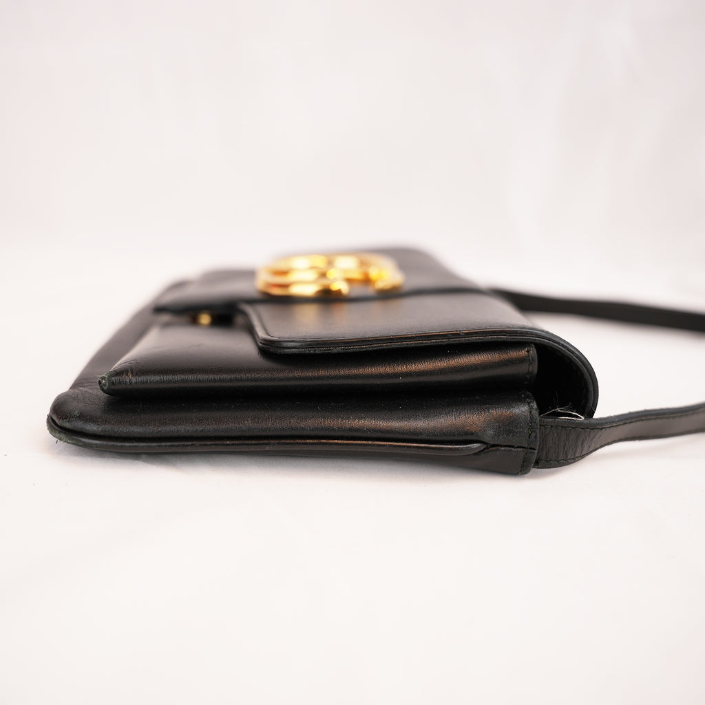 Gucci Arli Borsa a Tracolla in Pelle Nera con Logo Doppia G Dorato