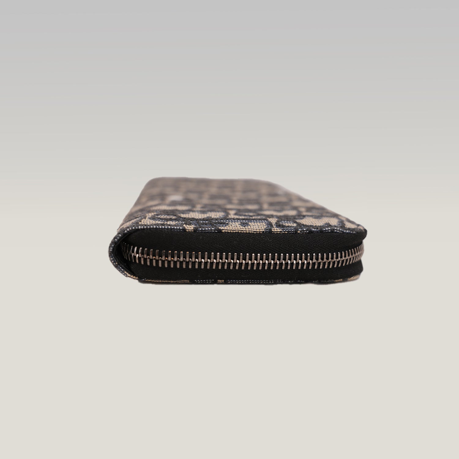 Dior Oblique Portafoglio Lungo Zip Around in Jacquard Beige e Blu con Finiture Nere