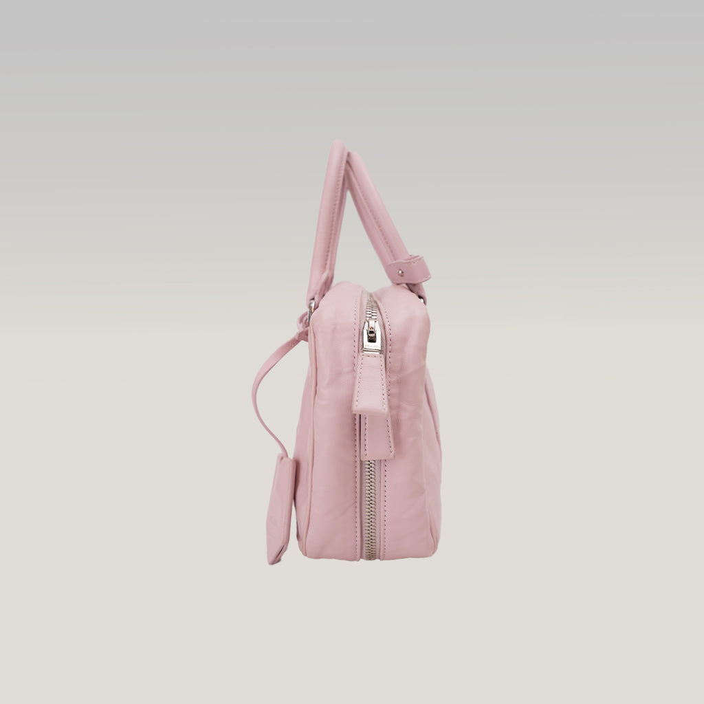 Prada Bauletto Piccolo in Pelle Rosa Cipria con Logo Triangolare e Dettagli Argentati – Dust Bag Inclusa