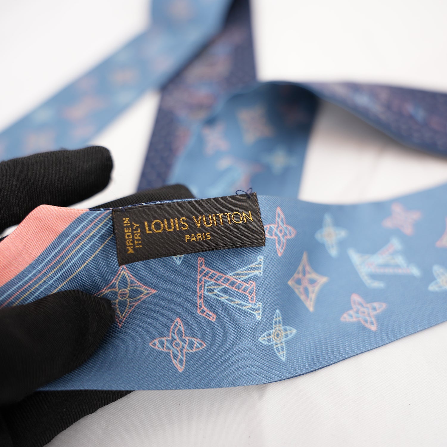 Louis Vuitton Bandeau Silk Scarf Blue Pink Monogram Travel Print Twilly