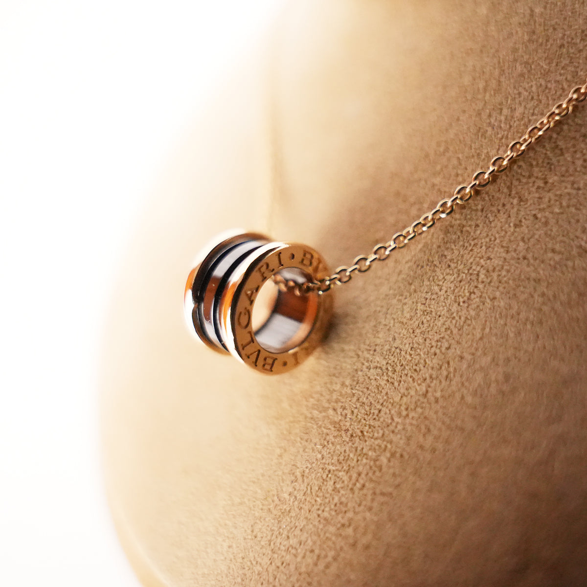 Bvlgari B.zero1 Collana con Pendente in Oro Rosa 18K e Ceramica Nera