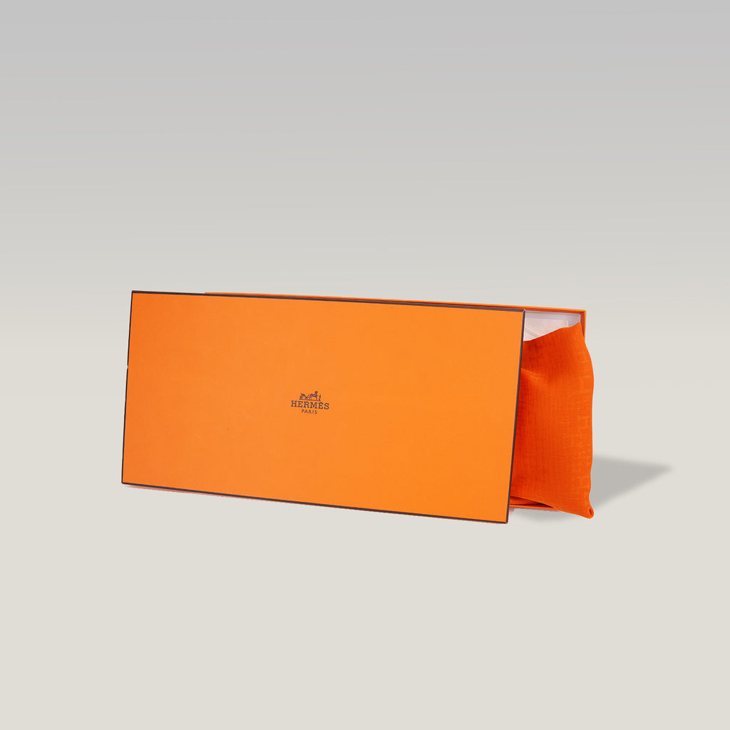 Hermès Sciarpa Vintage in Seta di Gelso Arancione con Motivo Monogram H 200x60 cm