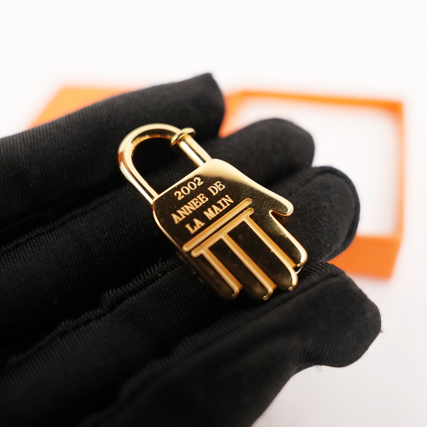 Hermès Cadena 2002 Année de la Main Dorata con Scatola