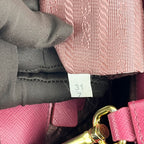 Prada Galleria Borsa a Mano in Pelle Saffiano Fucsia con Tracolla