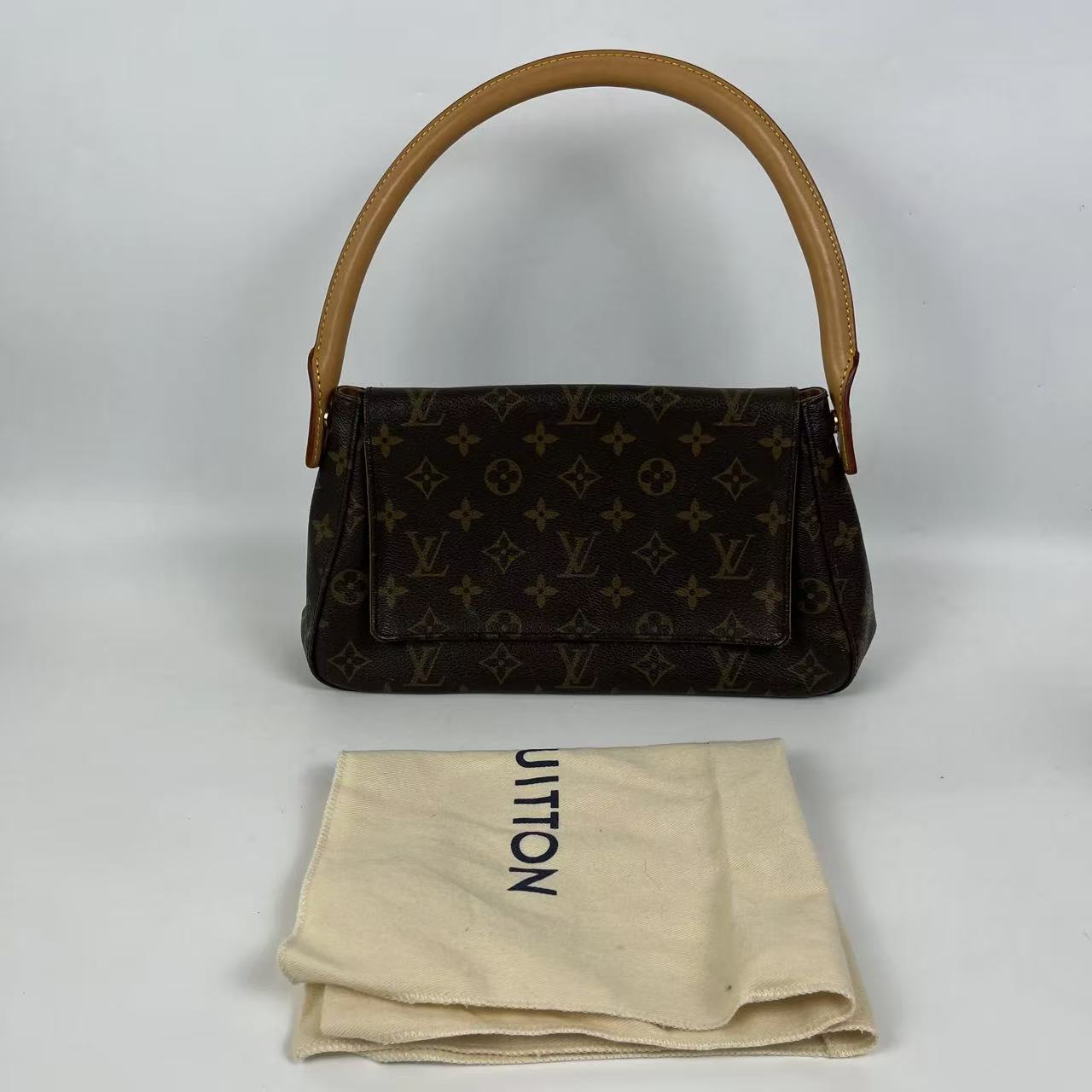 Louis Vuitton Monogram Looping Borsa a Mano con Patta