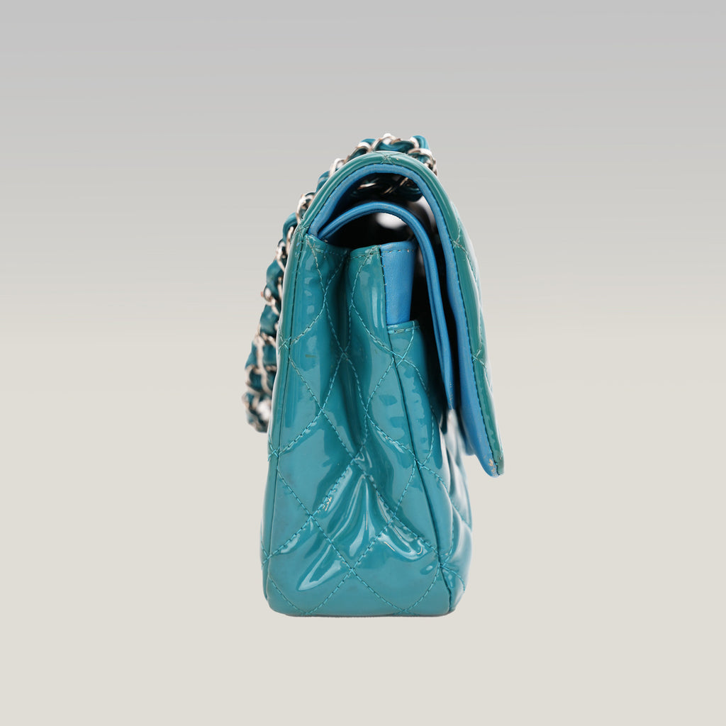 Chanel Classic Flap blu trapuntata con motivo a rombi