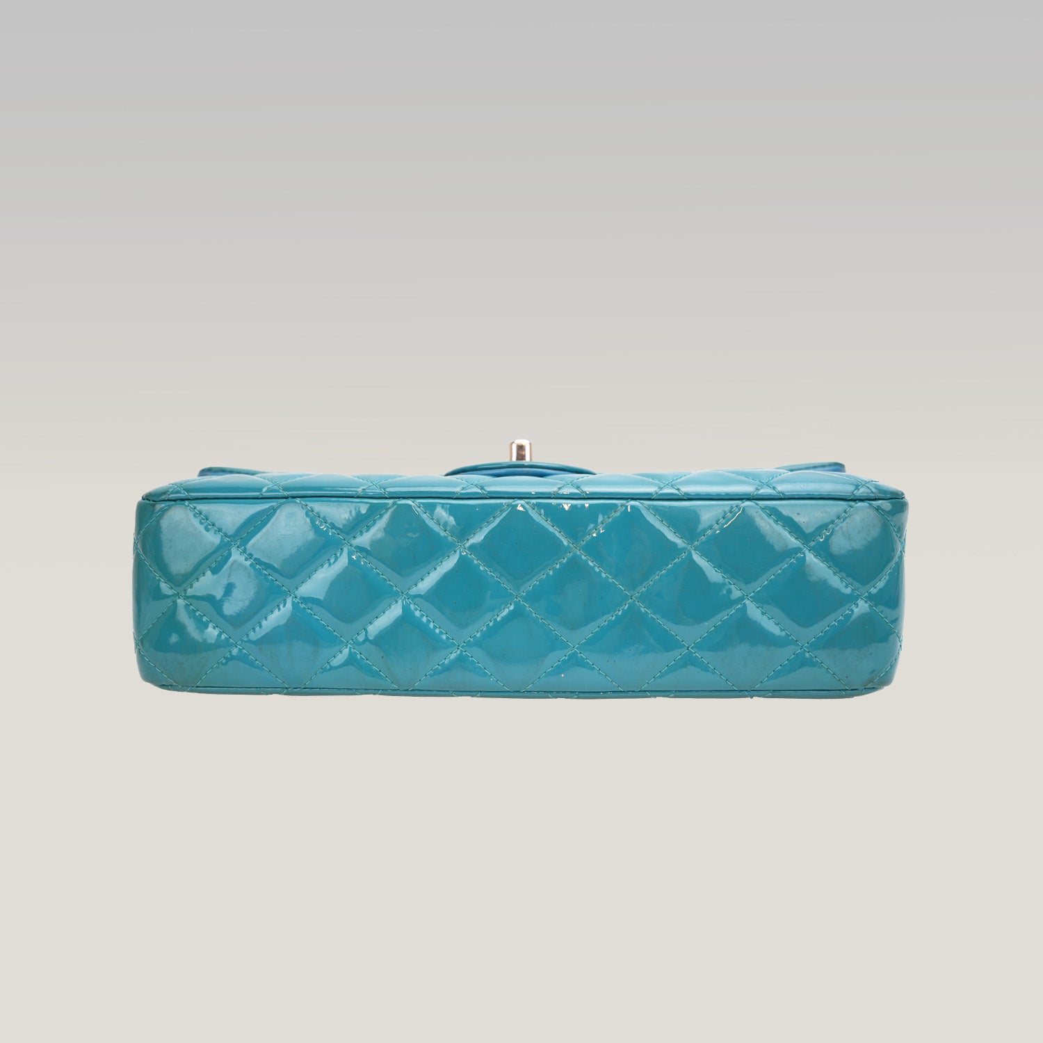 Chanel Classic Flap blu trapuntata con motivo a rombi