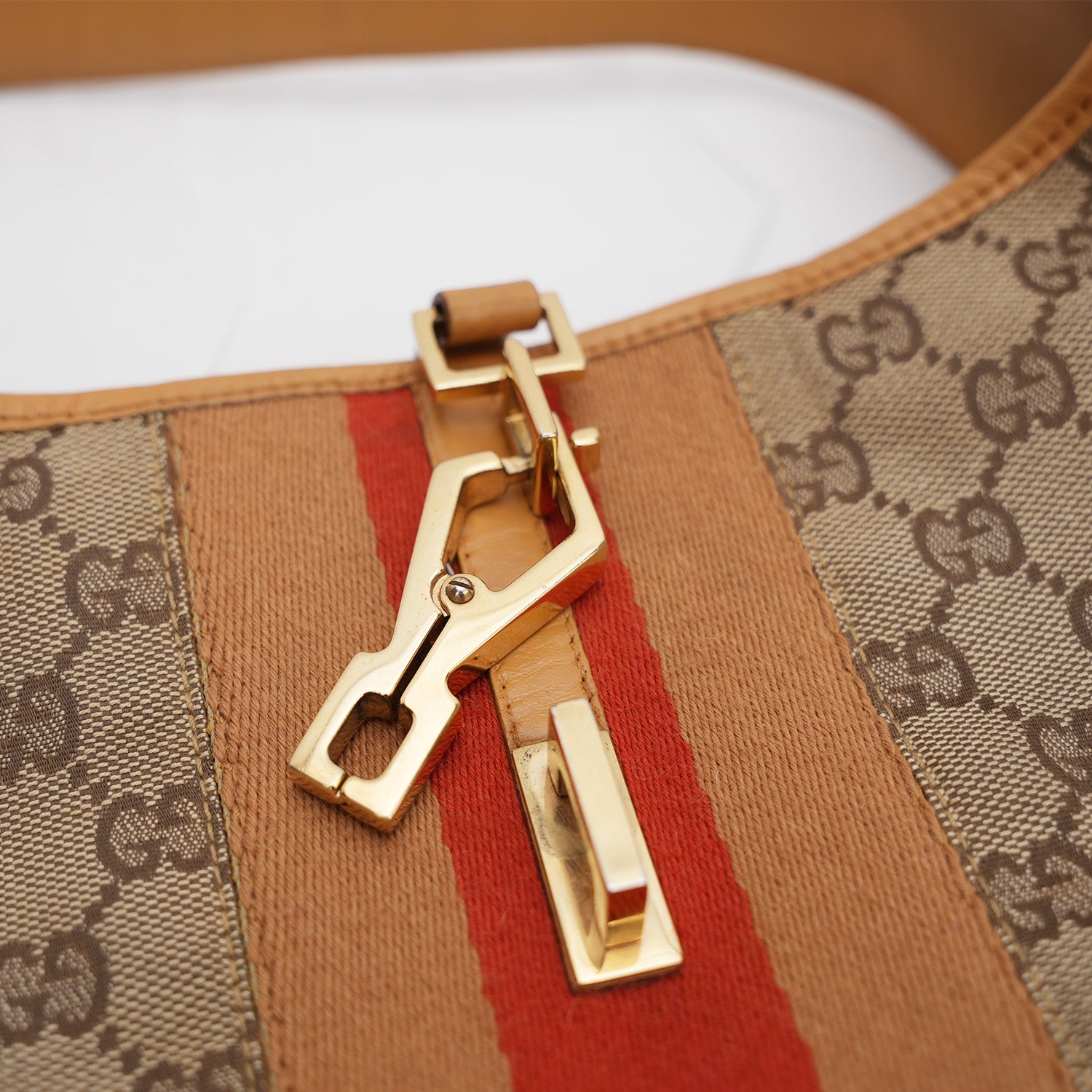 Gucci Jackie 1961 – borsa a spalla GG Supreme con fascia Web gialla