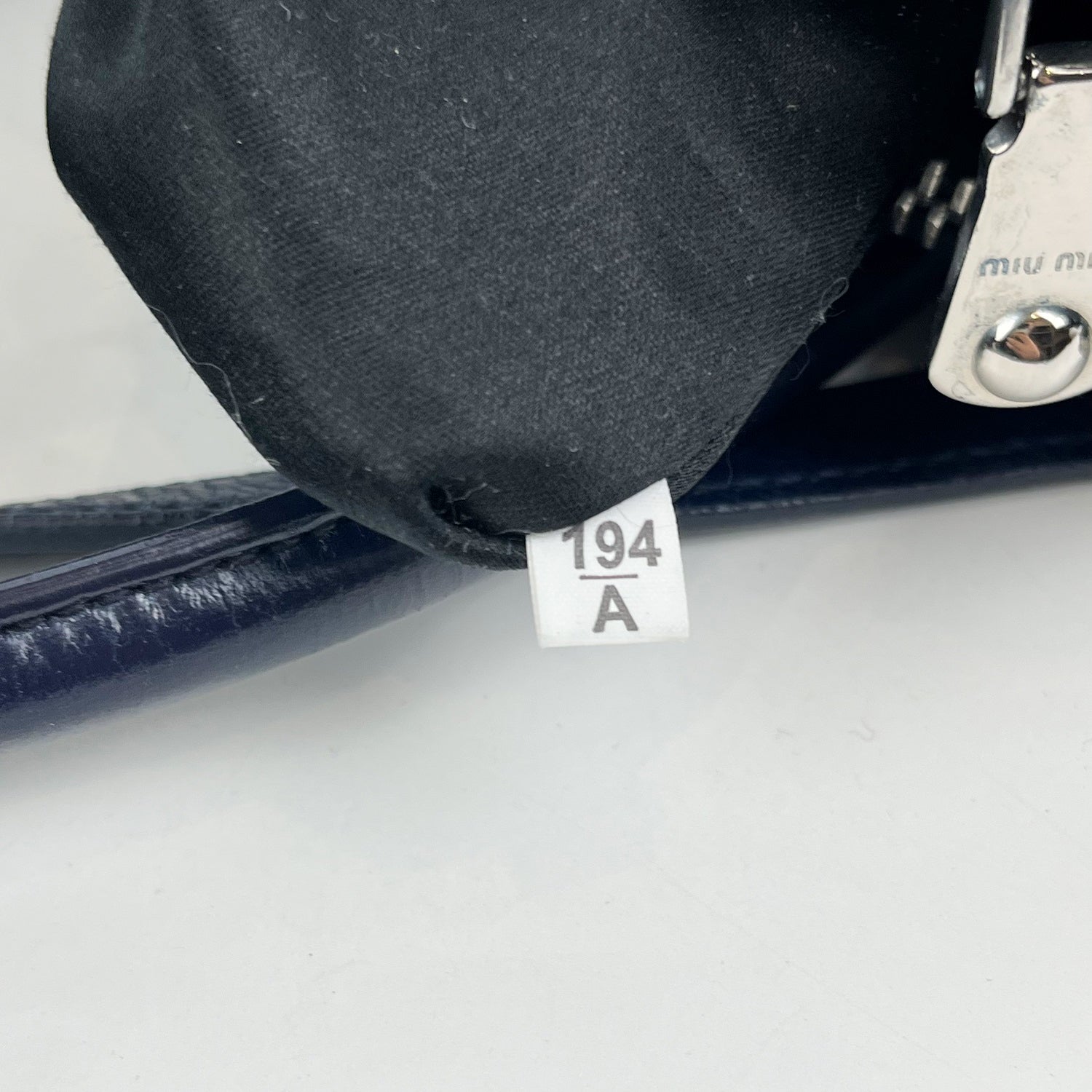 Miu Miu Borsa a Mano in Pelle Matelassé Blu con Tracolla