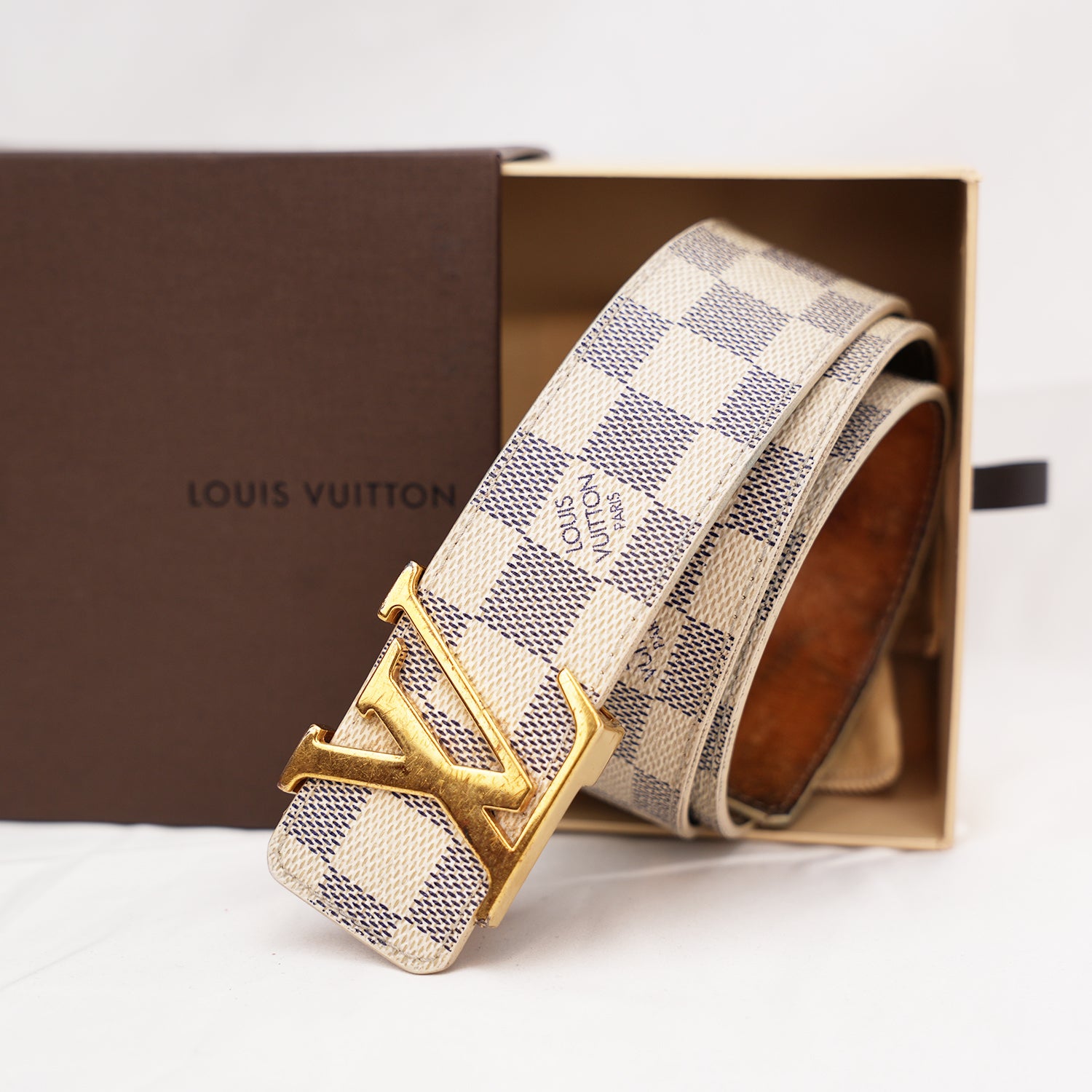 Louis Vuitton cintura Damier Azur con fibbia LV oro misura 80 cm