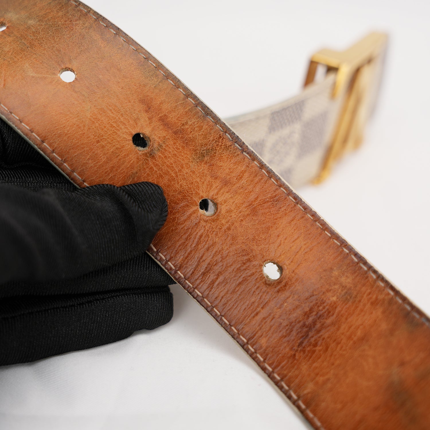 Louis Vuitton cintura Damier Azur con fibbia LV oro misura 80 cm