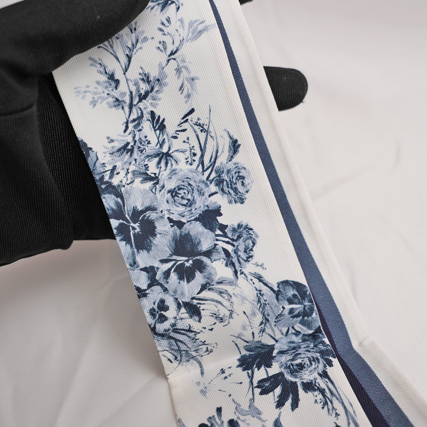 Dior Twilly in Seta Fantasia Floreale Blu