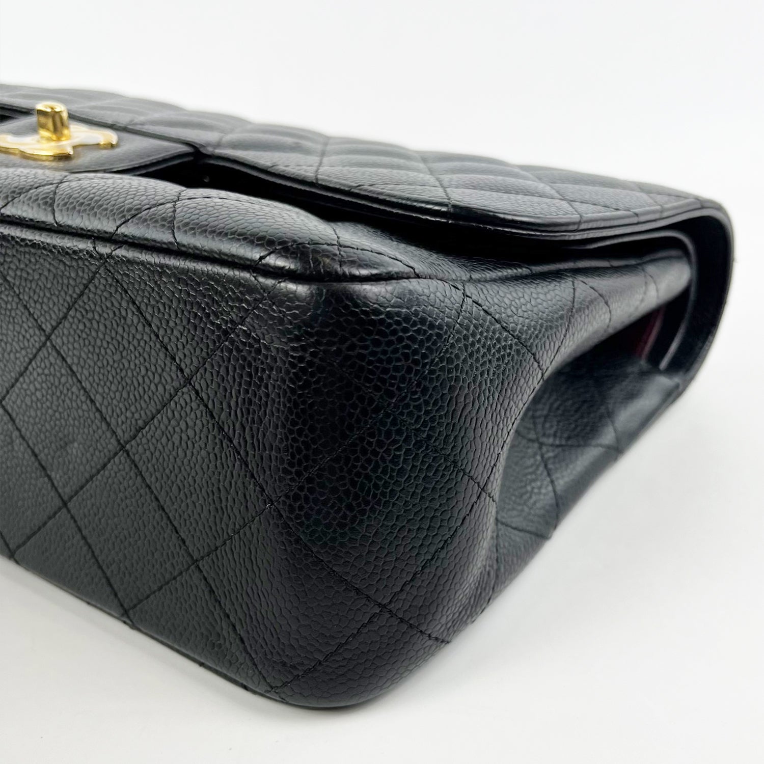 Chanel Classic Flap Bag Jumbo 30 in Pelle di Agnello Nera con Catena Dorata
