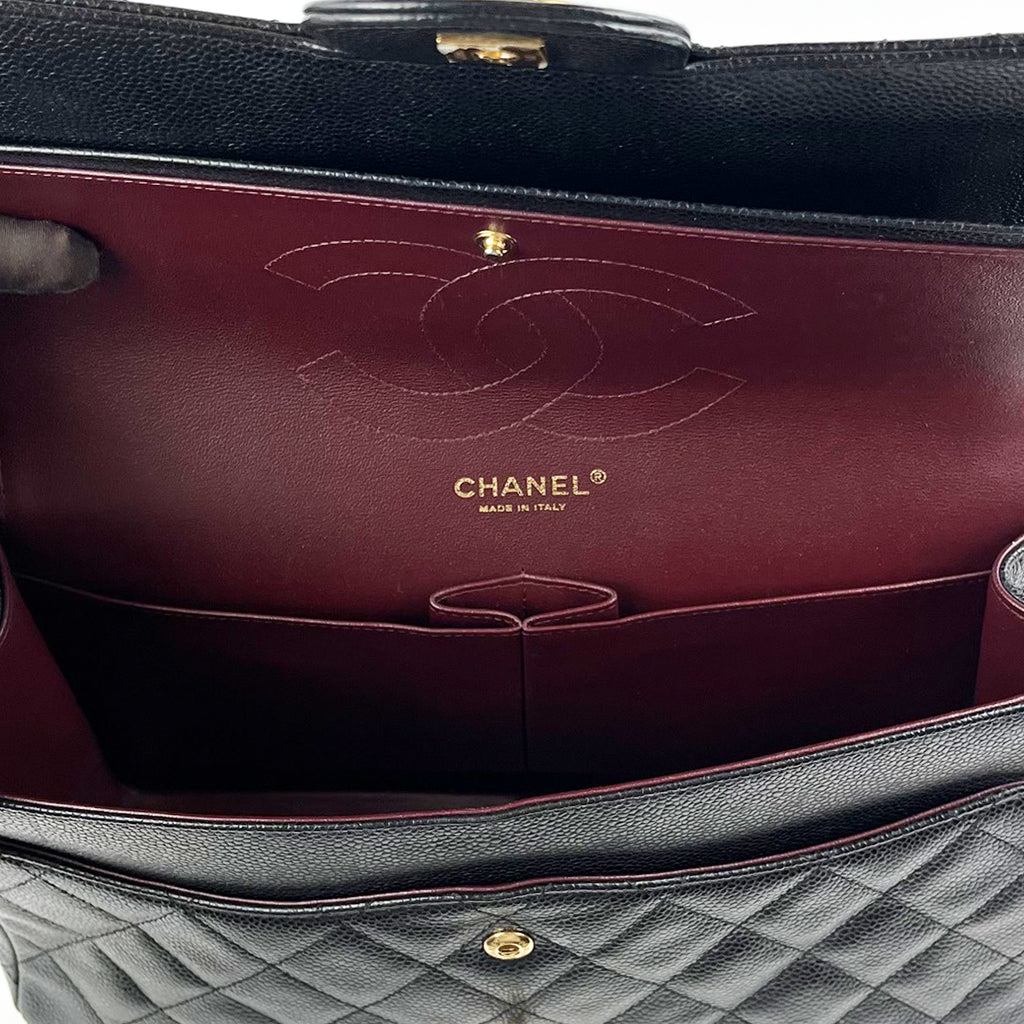 Chanel Classic Flap Bag Jumbo 30 in Pelle di Agnello Nera con Catena Dorata