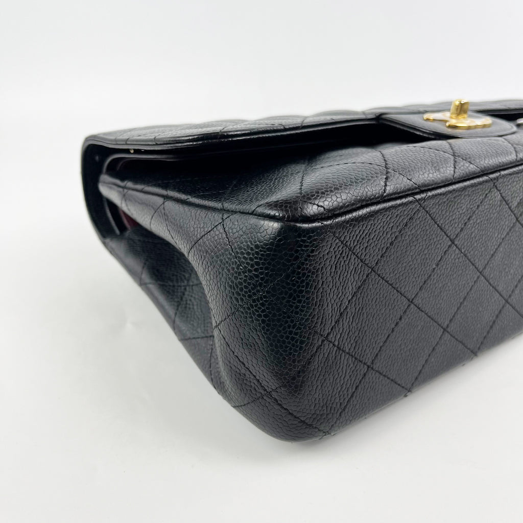 Chanel Classic Flap Bag Jumbo 30 in Pelle di Agnello Nera con Catena Dorata
