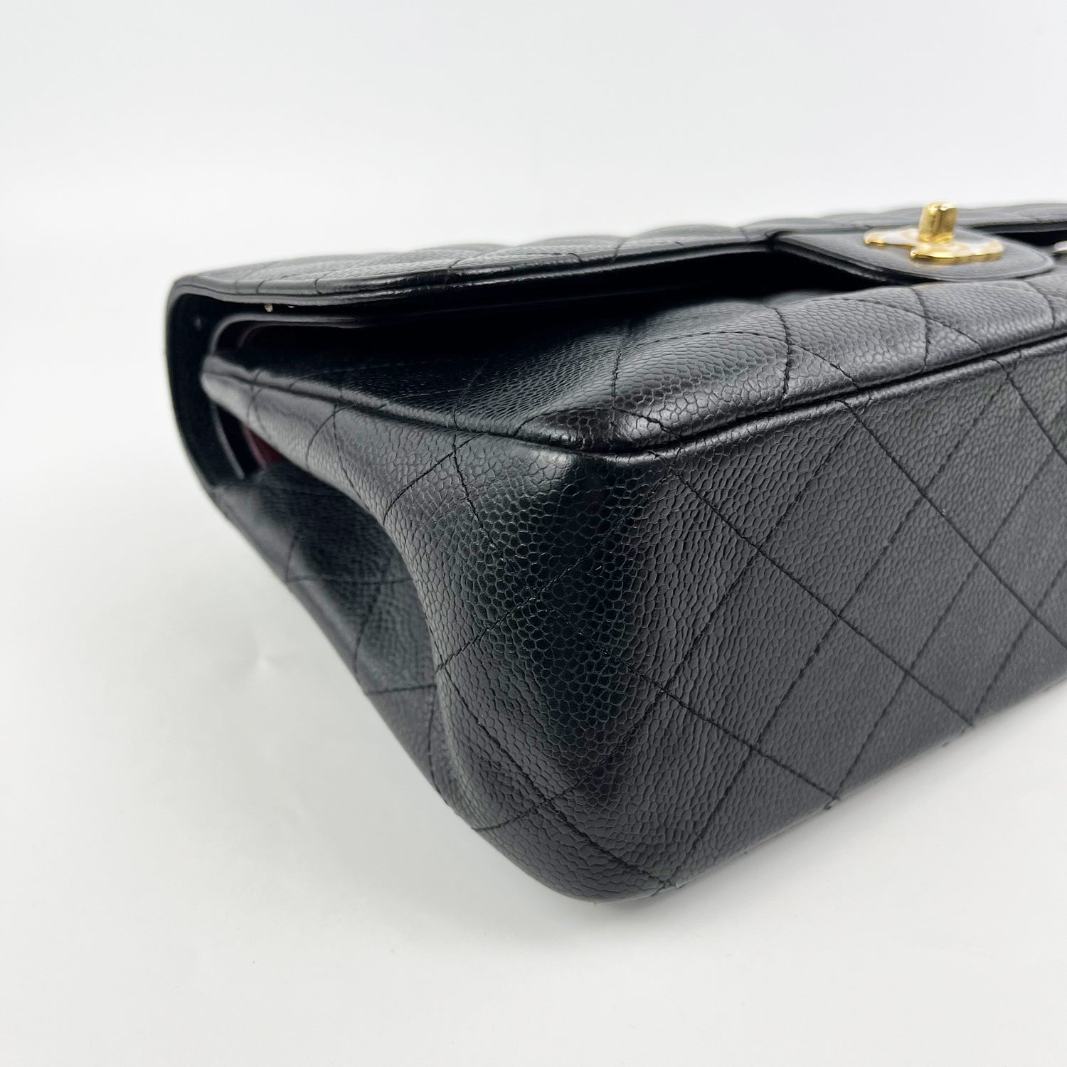 Chanel Classic Flap Bag Jumbo 30 in Pelle di Agnello Nera con Catena Dorata