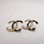 CHANEL Orecchini CC Intrecciati con Strass
