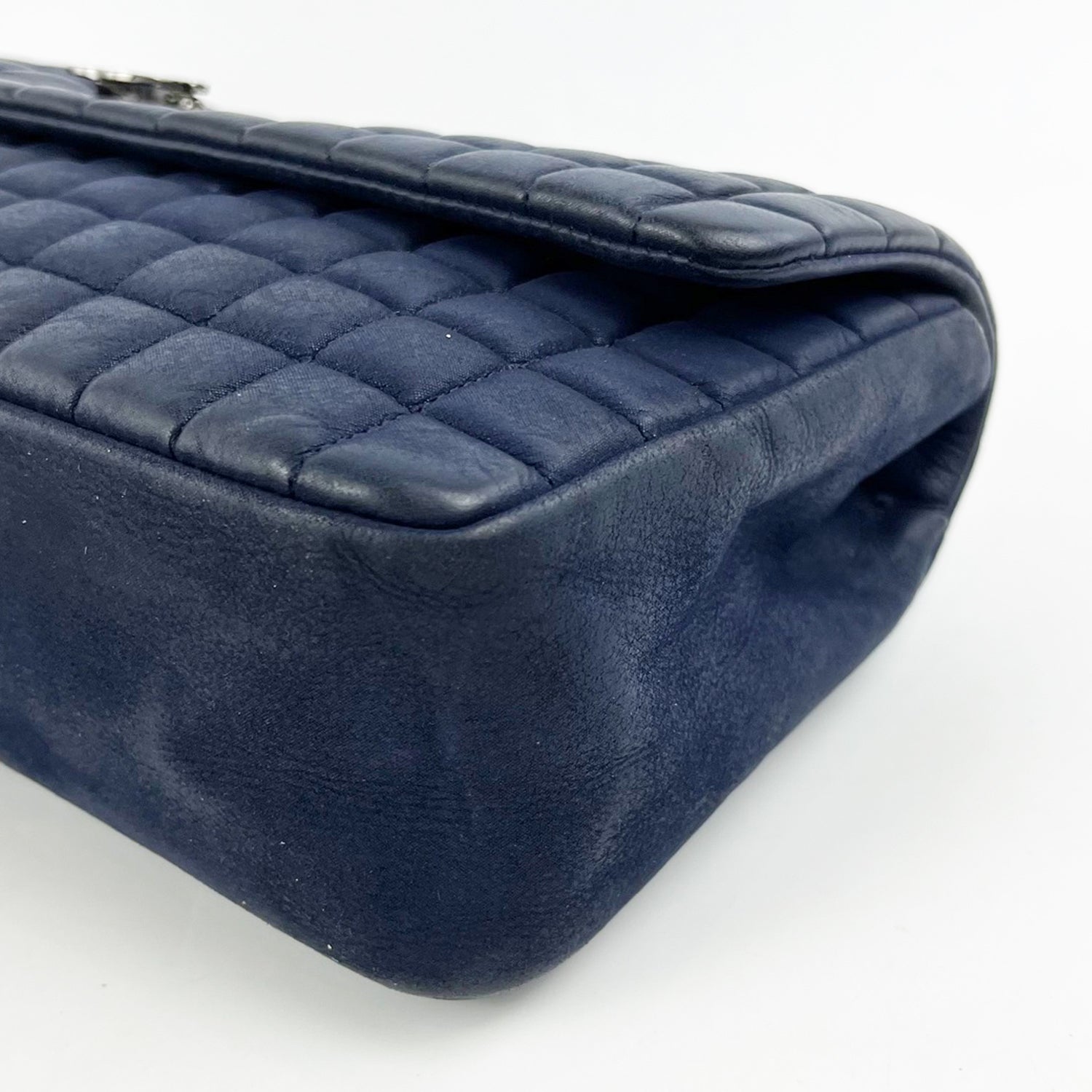 Chanel Bubble Flap Bag in Pelle di Vitello Blu Iridescente Trapuntata