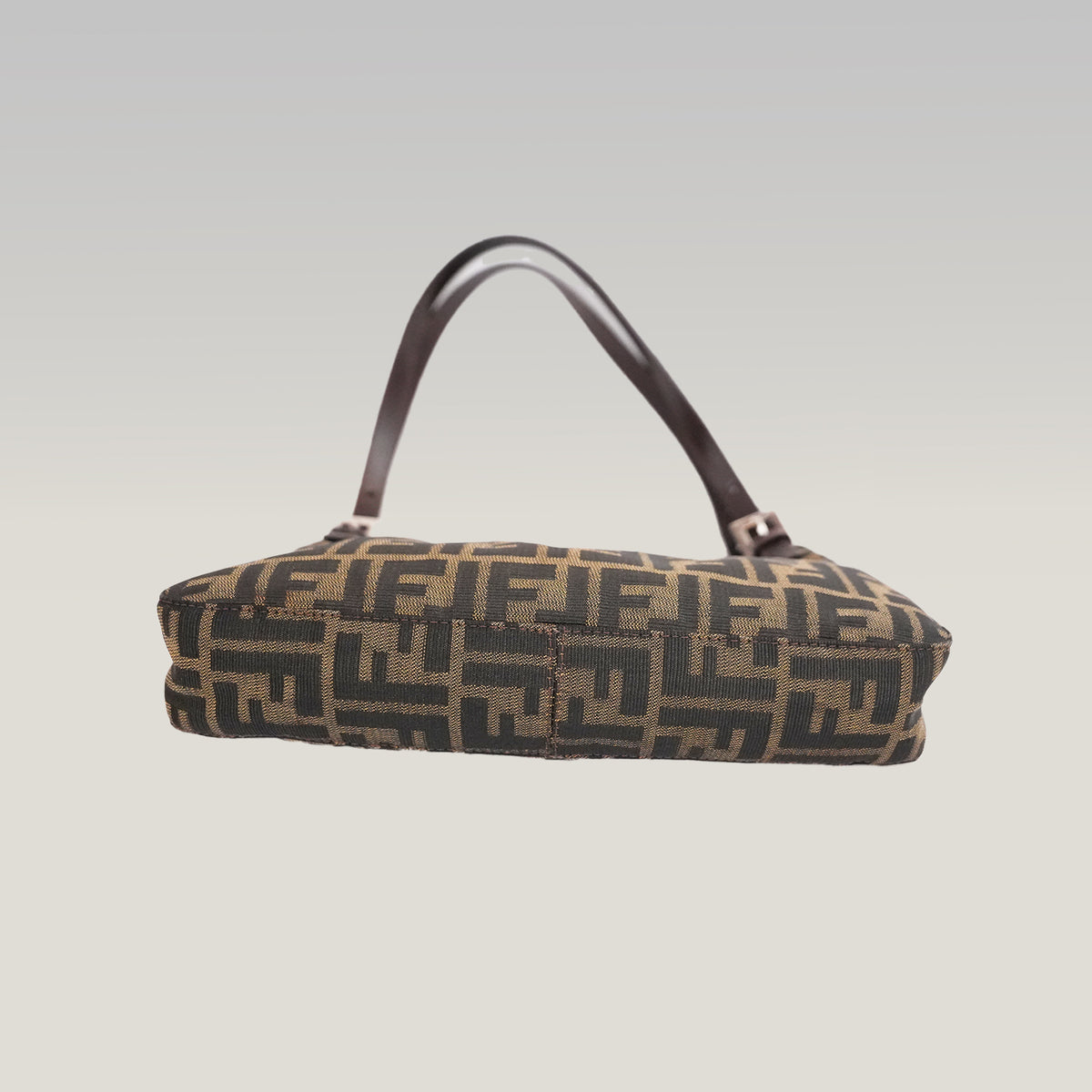Fendi Zucca Shoulder Bag Media Marrone in Tela FF con Pelle e Hardware Argento