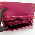 Prada Portafoglio Continental in Pelle Saffiano Rosa Tamaris con Catena Dorata