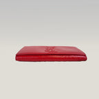 Saint Laurent Belle de Jour Pochette in Pelle Verniciata Rossa con Logo YSL Impresso