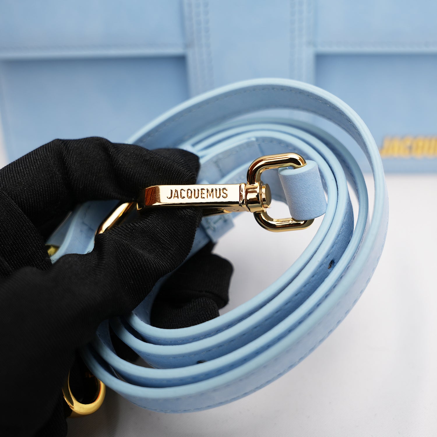 Jacquemus Le Grand Bambino Azzurro in Pelle con Manico