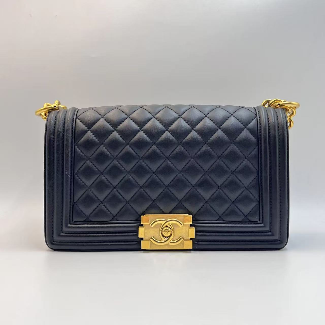Chanel Leboy borsa a spalla nera con hardware dorato