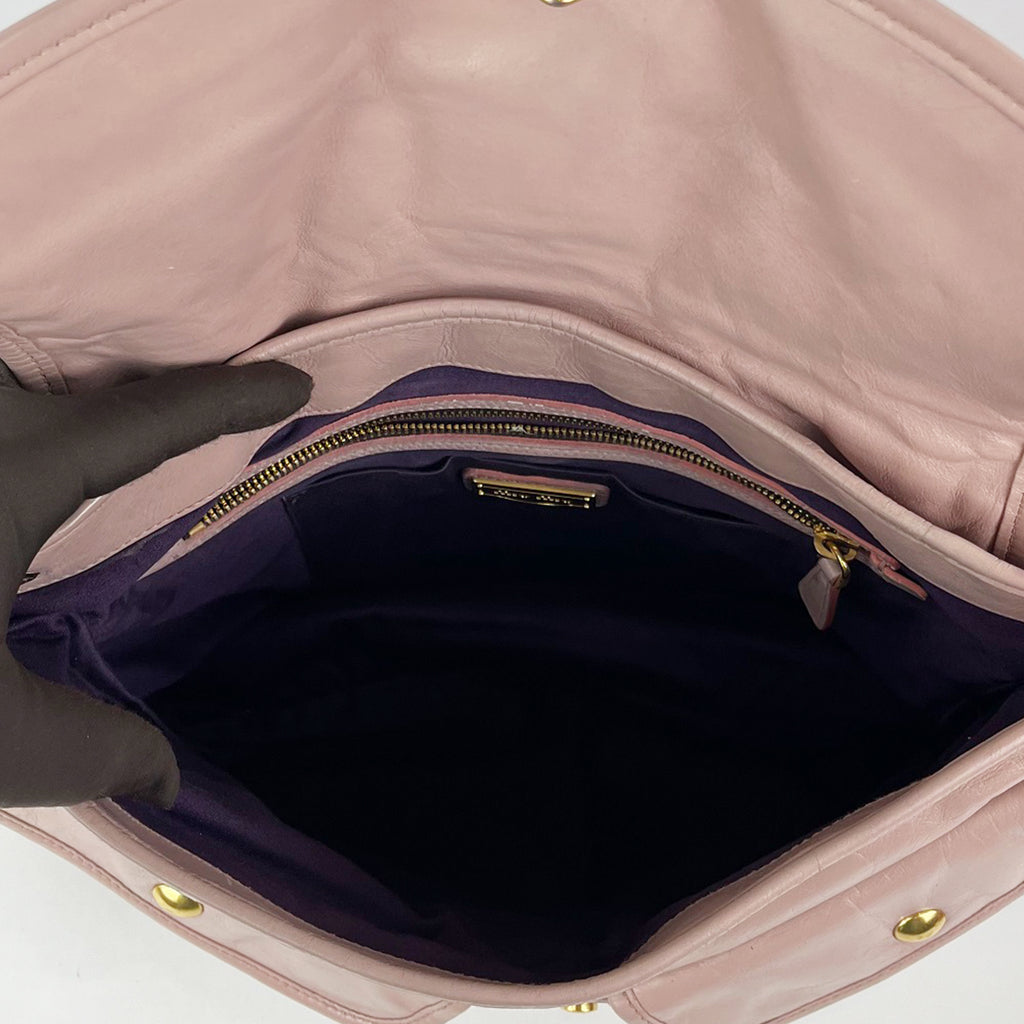Miu Miu Coffer 40 Borsa a Tracolla in Pelle Matelassé Rosa Cipria con Metallo Dorato