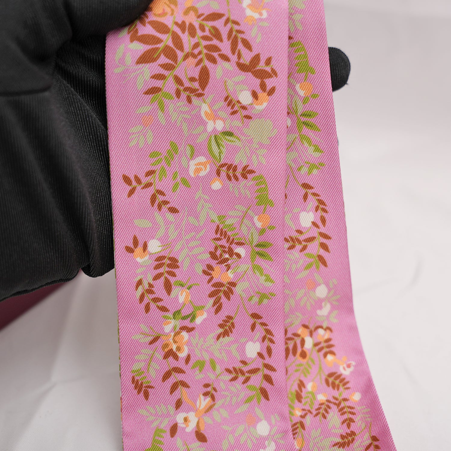 Gucci Pink Floral Silk Twilly Bag Scarf 