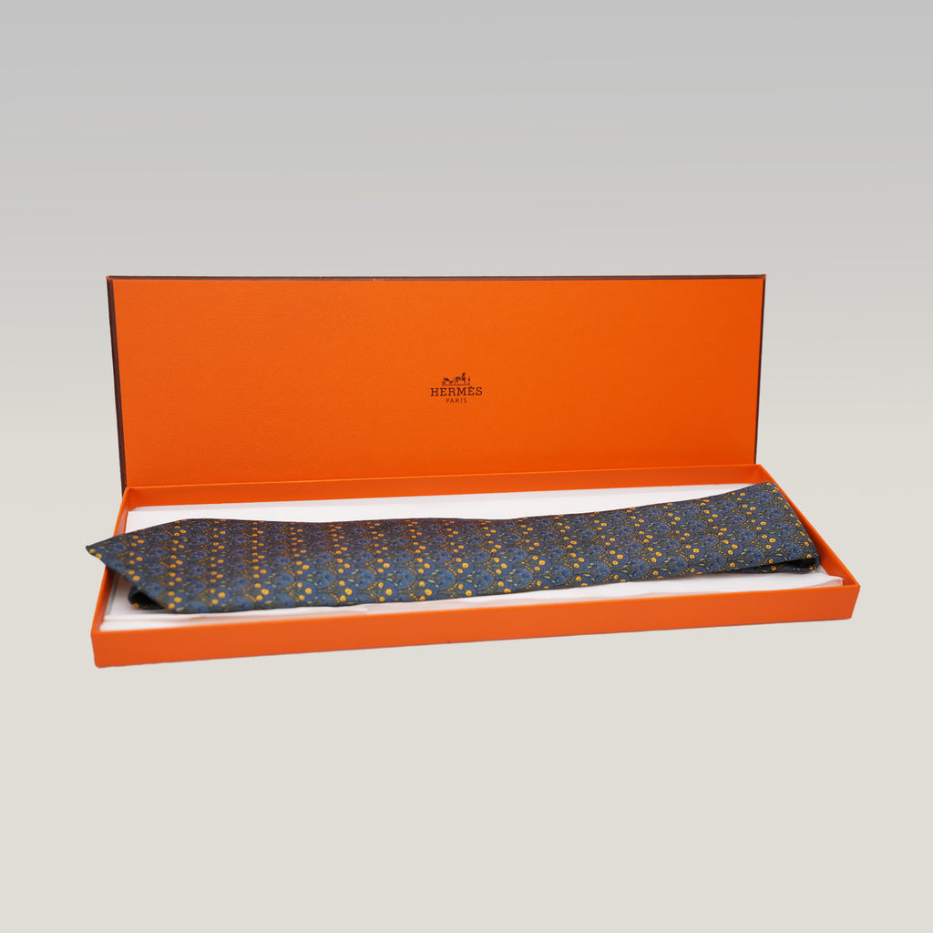 Hermès Cravatta in Seta Verde con Motivo Elegante Classico