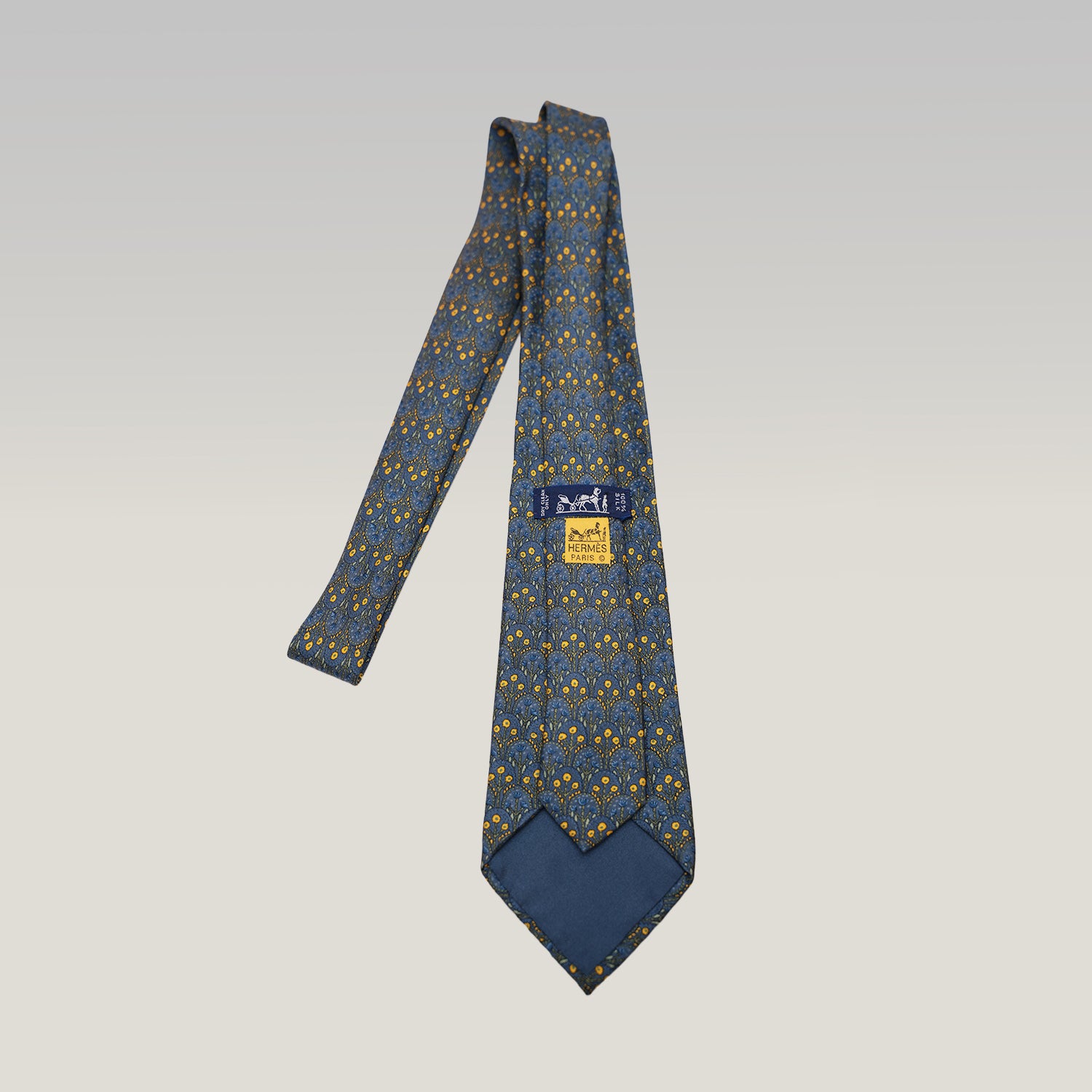 Hermès Cravatta in Seta Verde con Motivo Elegante Classico