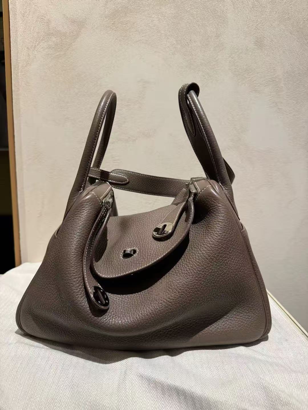 Hermès Lindy 30 in pelle Togo color Gris Éléphant