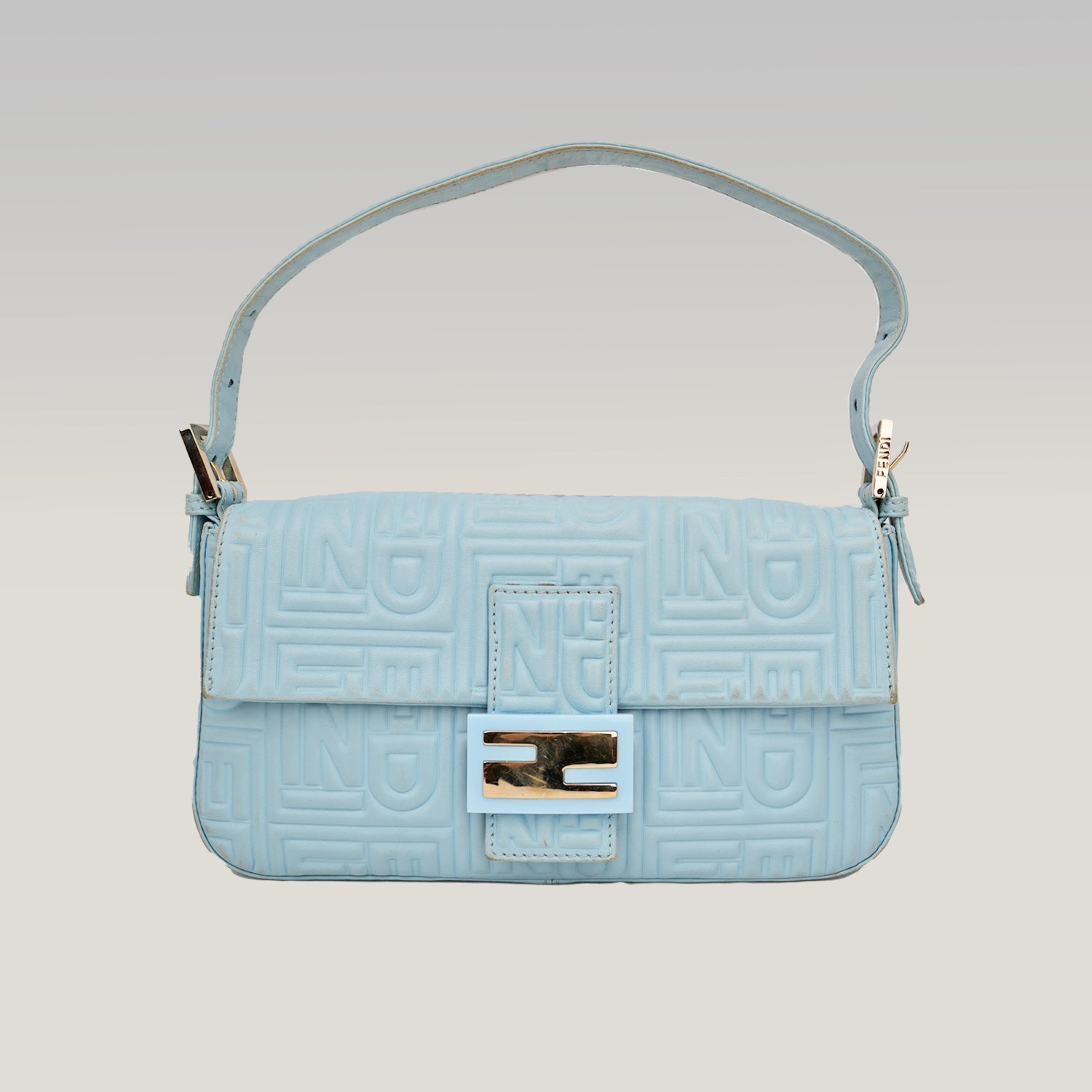 Fendi borsa a spalla in pelle azzurro cielo con logo FF in rilievo