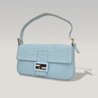 Fendi borsa a spalla in pelle azzurro cielo con logo FF in rilievo