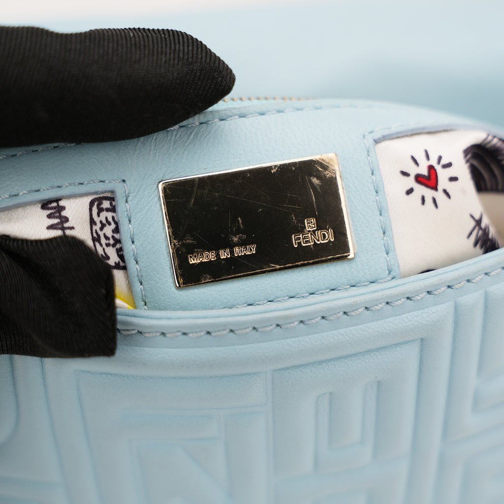 Fendi borsa a spalla in pelle azzurro cielo con logo FF in rilievo