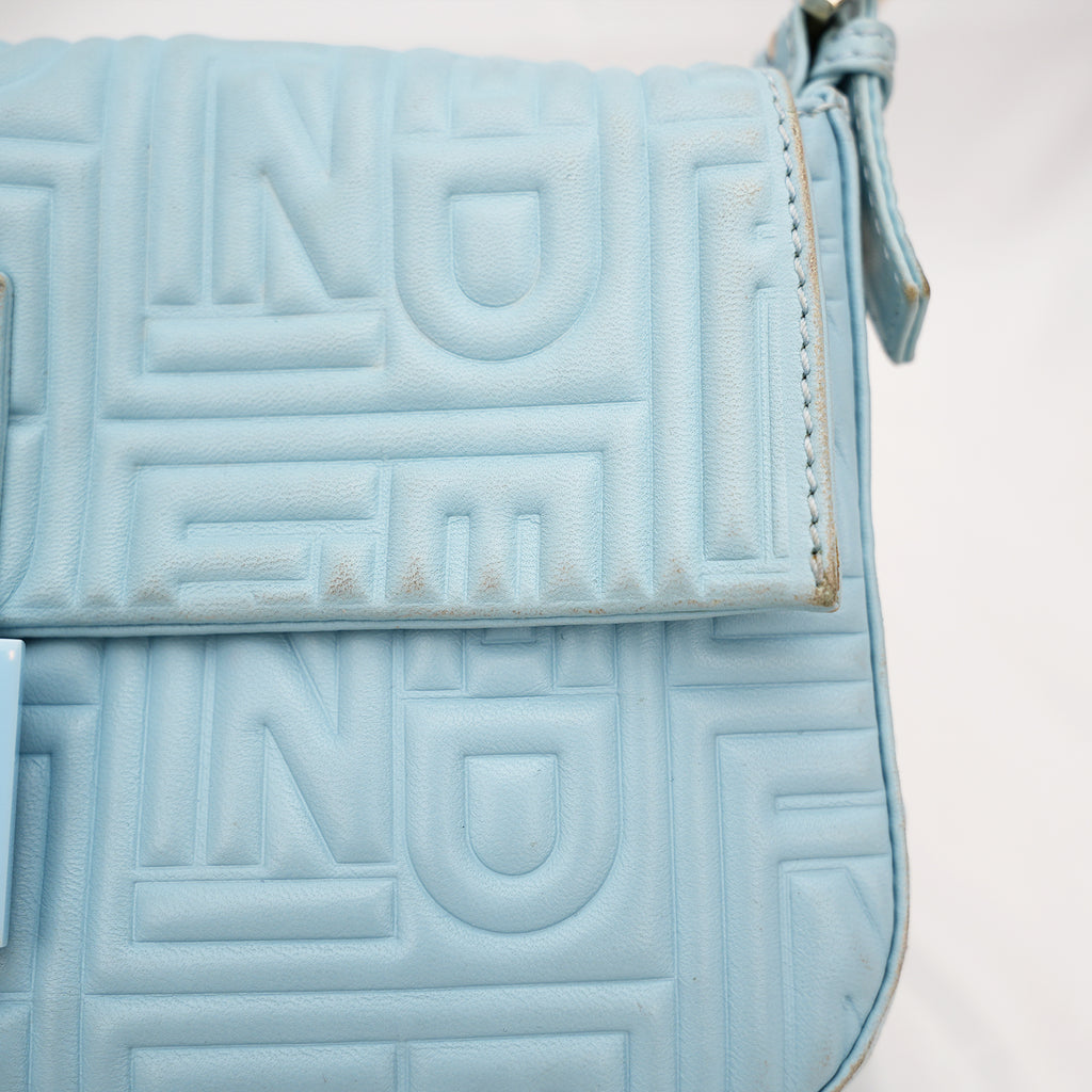 Fendi borsa a spalla in pelle azzurro cielo con logo FF in rilievo