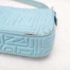 Fendi borsa a spalla in pelle azzurro cielo con logo FF in rilievo