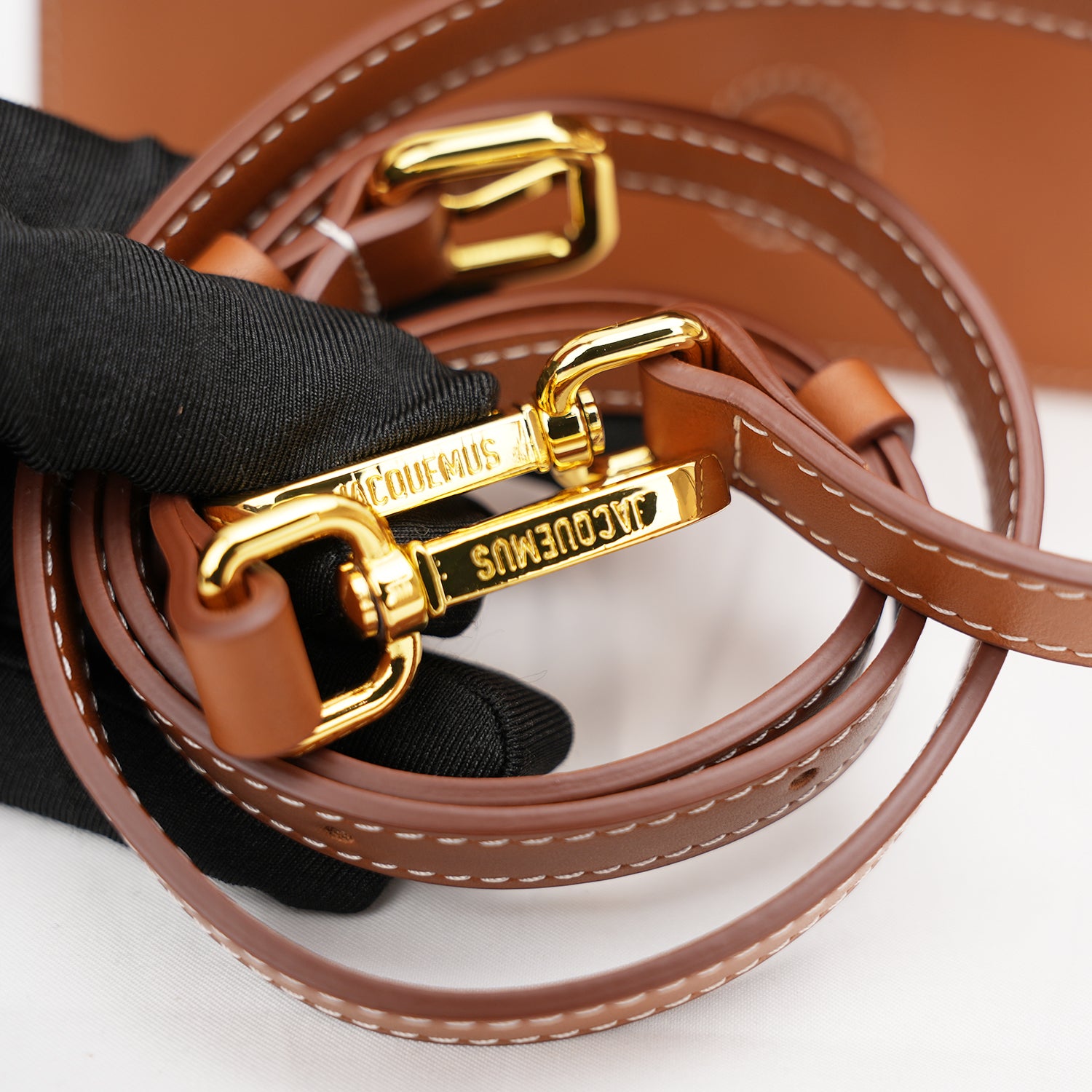 Jacquemus Le Bambino Borsa a Mano in Pelle Marrone con Logo Oro