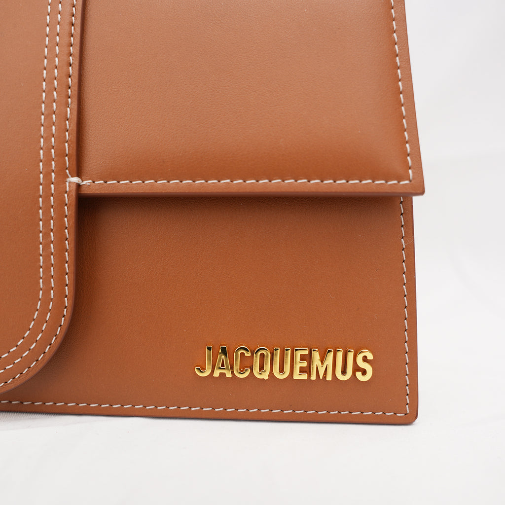 Jacquemus Le Bambino Borsa a Mano in Pelle Marrone con Logo Oro