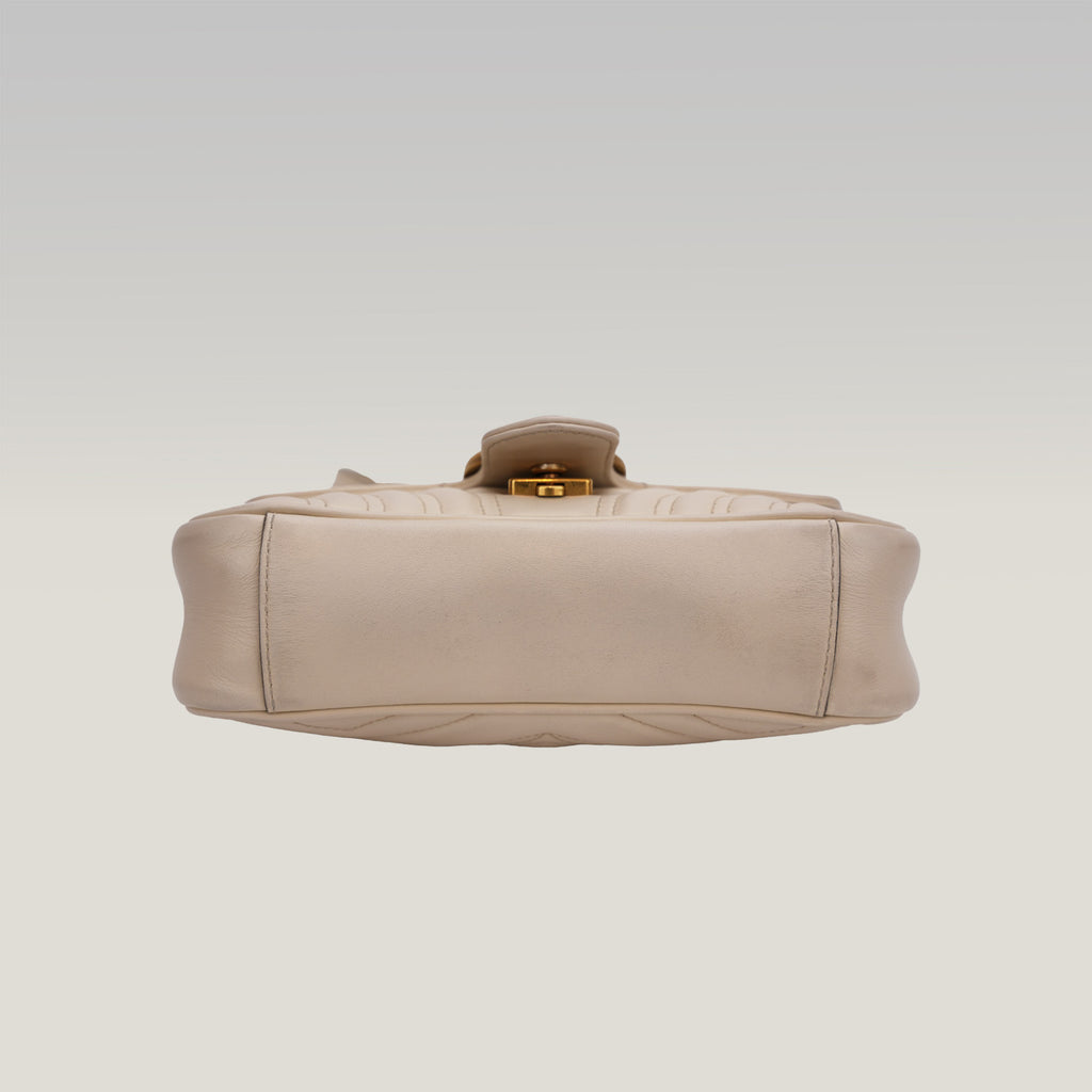 Gucci GG Marmont model 22 White 