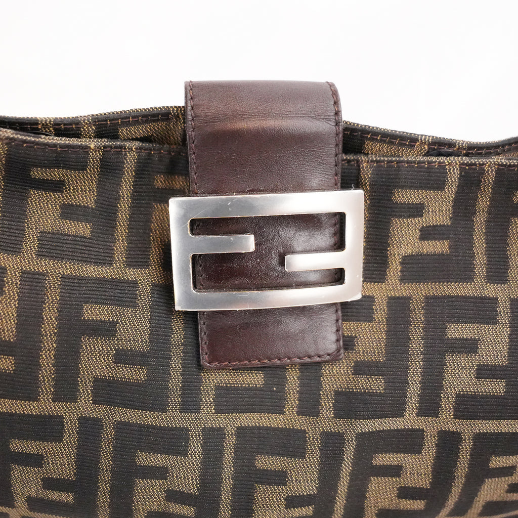 Fendi Zucca Shoulder Bag Media Marrone in Tela FF con Pelle e Hardware Argento