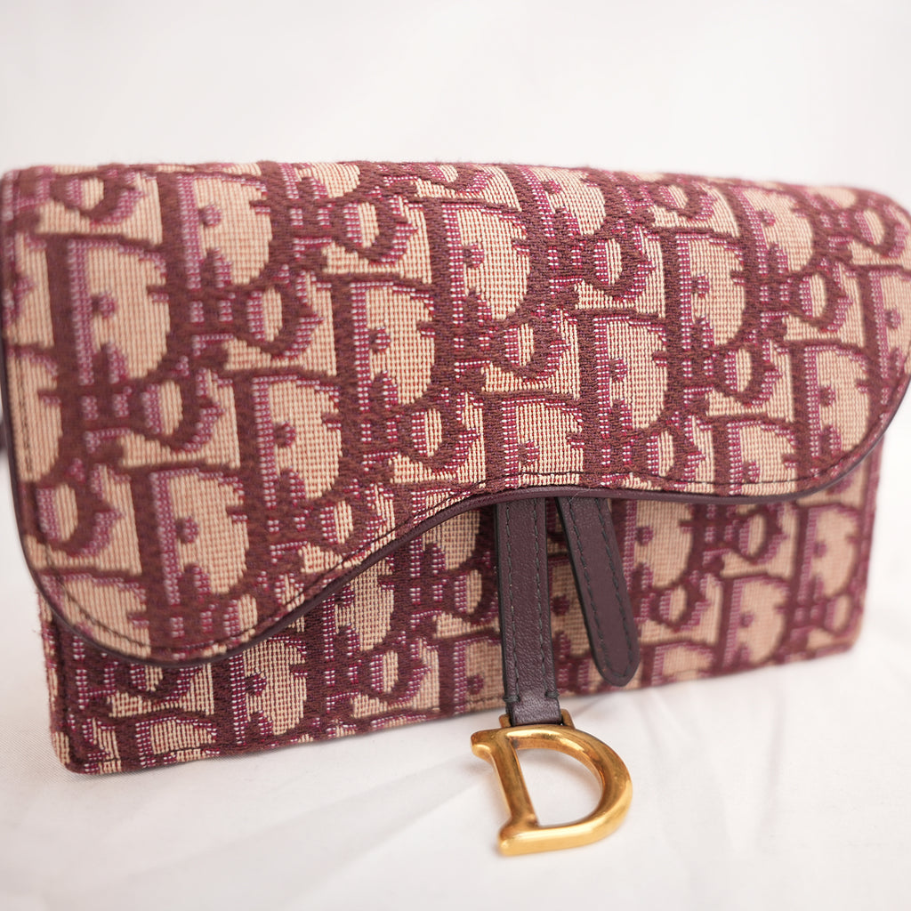 Dior Saddle Pochette Rettangolare in Canvas Oblique Rosso con Charm D Dorato