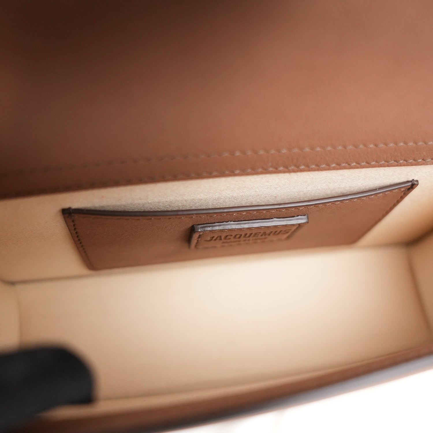 Jacquemus Borsa a Mano in Camoscio Marrone