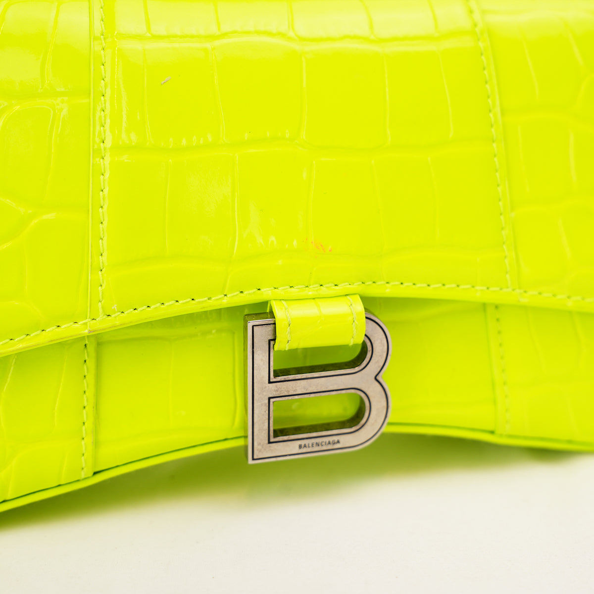 Balenciaga Hourglass XS Borsa a Mano in Pelle Effetto Coccodrillo Giallo Fluo con Logo B Argentato