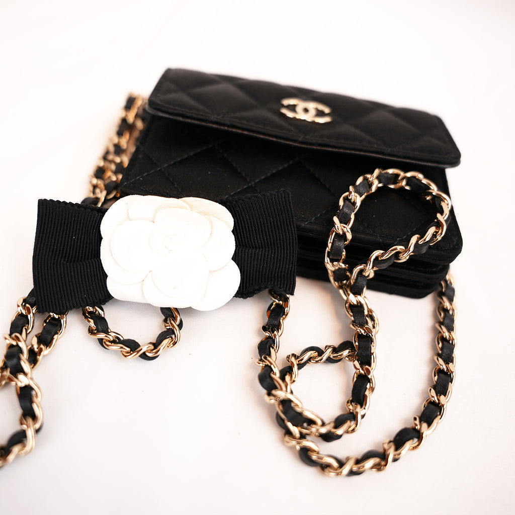Chanel Mini WOC Borsa a Tracolla Nera in Pelle di Agnello Matelassé con Logo CC Dorato