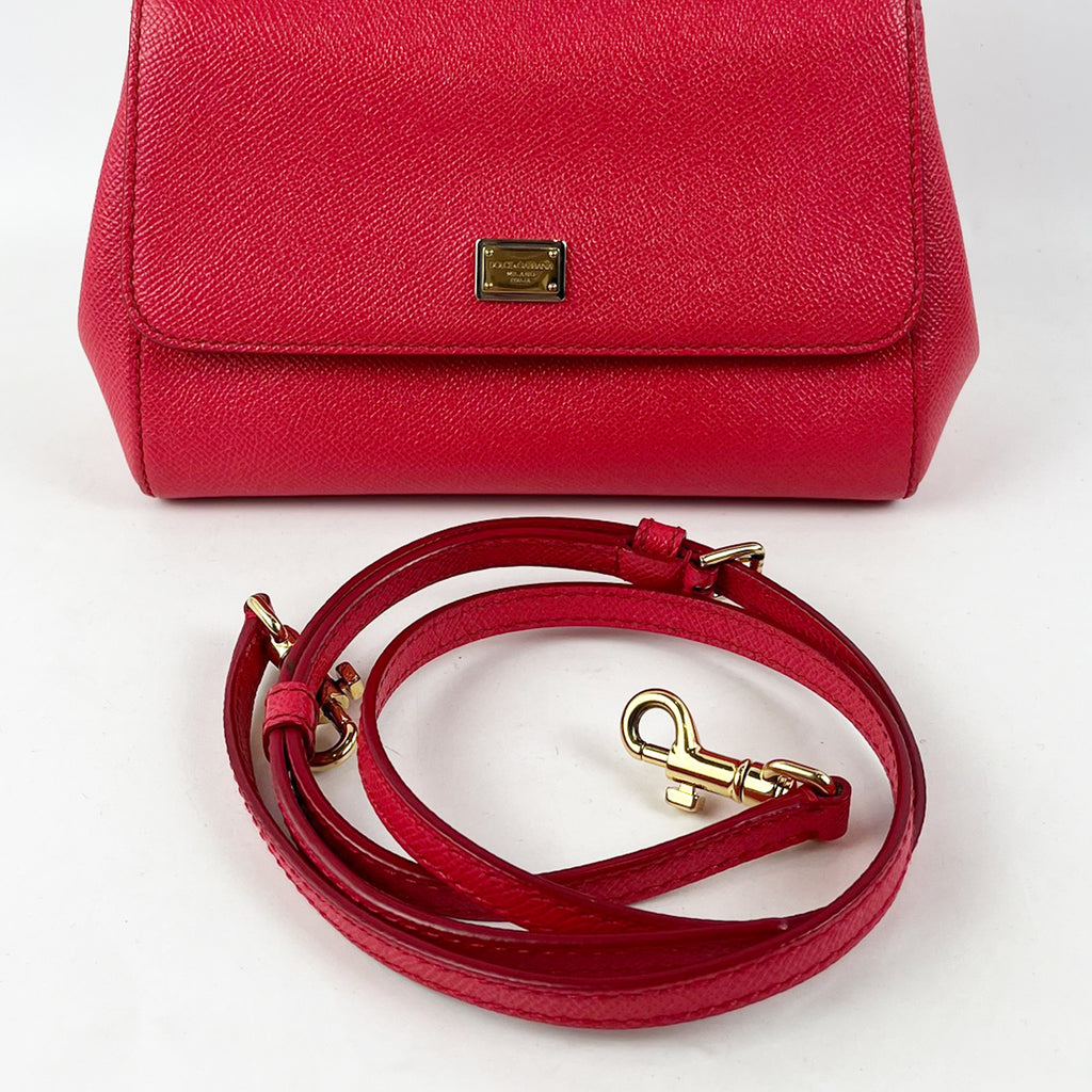Borsa Dolce & Gabbana Sicily Mini Rossa in Pelle Dauphine con Dettagli Dorati – 20 cm